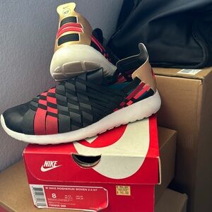 Women’s Nike RosheRun woven shoes